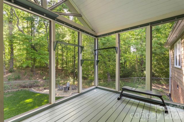 5904 Scots Bluff Drive, Charlotte, NC 28227