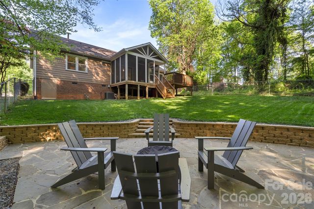 5904 Scots Bluff Drive, Charlotte, NC 28227