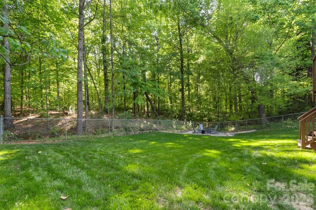 5904 Scots Bluff Drive, Charlotte, NC 28227