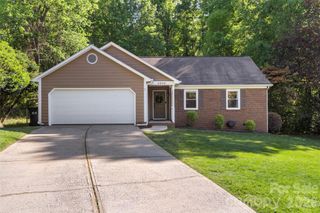 5904 Scots Bluff Drive, Charlotte, NC 28227