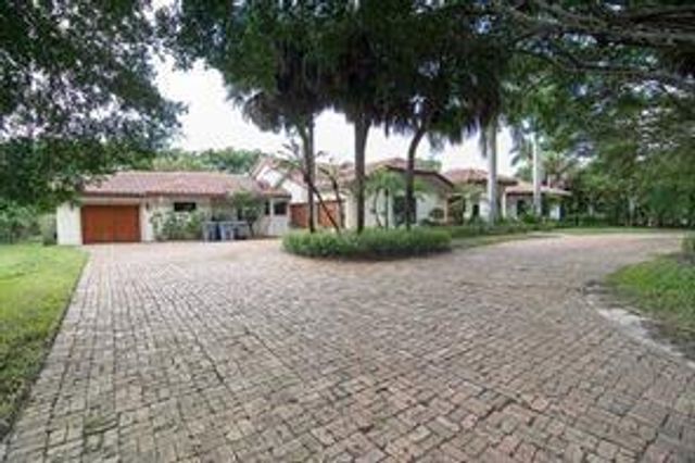 8208 Twin Lake Drive, Boca Raton, FL 33496
