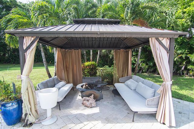 8208 Twin Lake Drive, Boca Raton, FL 33496