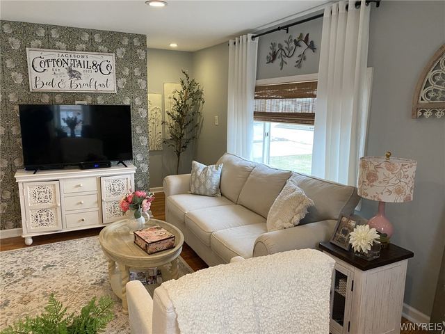 467 Aurora Street, Lancaster, NY 14086