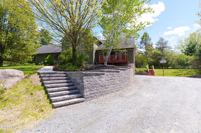 64 Hinkle Road, Poestenkill, NY 12140