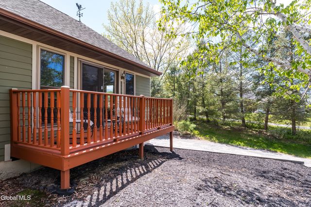 64 Hinkle Road, Poestenkill, NY 12140