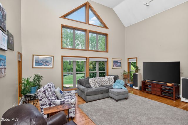 64 Hinkle Road, Poestenkill, NY 12140