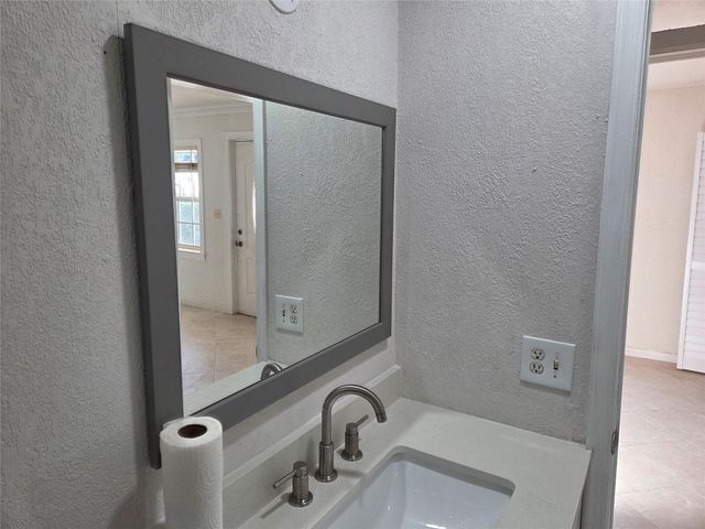 405 SW 79th Ter, North Lauderdale, FL 33068