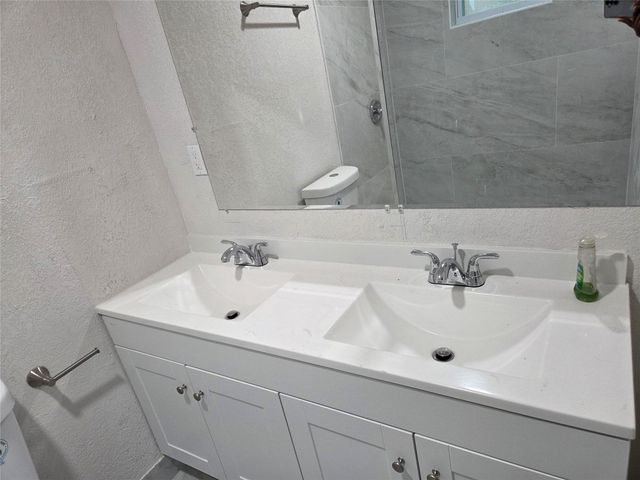 405 SW 79th Ter, North Lauderdale, FL 33068