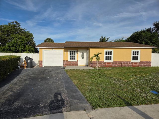 405 SW 79th Ter, North Lauderdale, FL 33068