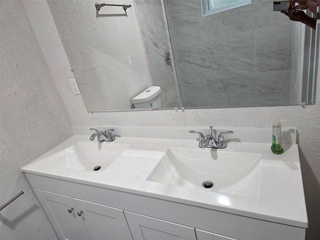 405 SW 79th Ter, North Lauderdale, FL 33068