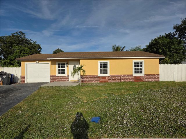 405 SW 79th Ter, North Lauderdale, FL 33068