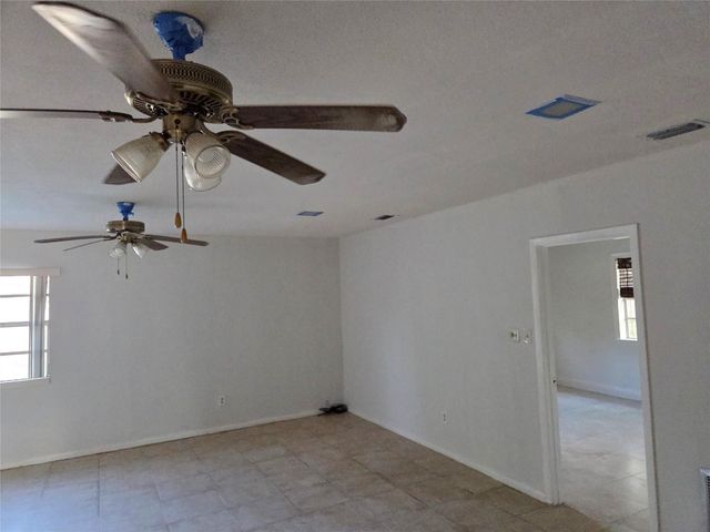 405 SW 79th Ter, North Lauderdale, FL 33068