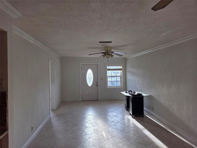 405 SW 79th Ter, North Lauderdale, FL 33068