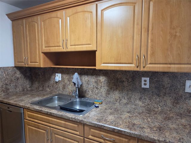 405 SW 79th Ter, North Lauderdale, FL 33068