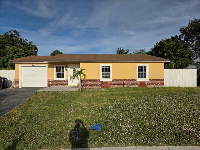 405 SW 79th Ter, North Lauderdale, FL 33068