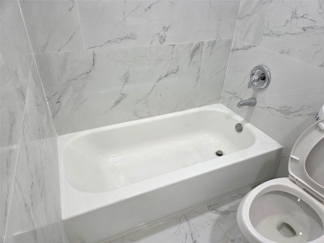 405 SW 79th Ter, North Lauderdale, FL 33068