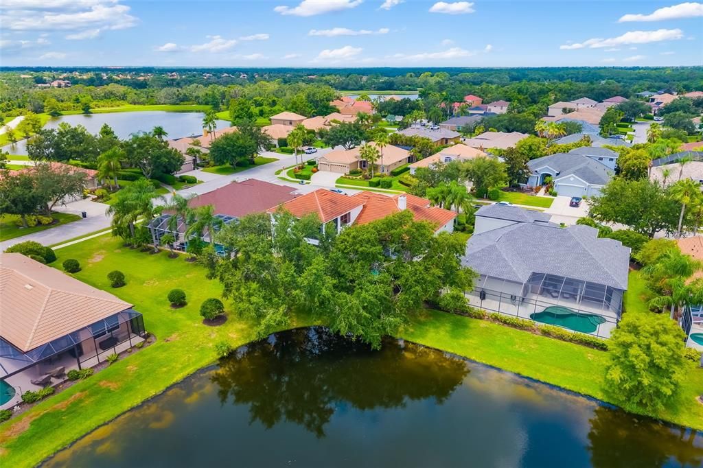 Image 12 of property listing at 6627 TURNSTONE LANE, Lakewood Ranch, FL 34202