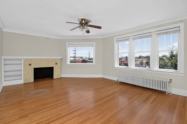 438 N Main Street N, Glen Ellyn, IL 60137