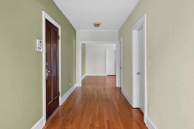 438 N Main Street N, Glen Ellyn, IL 60137