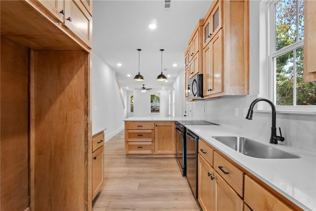 588 Willow Avenue 1, Fayetteville, AR 72701