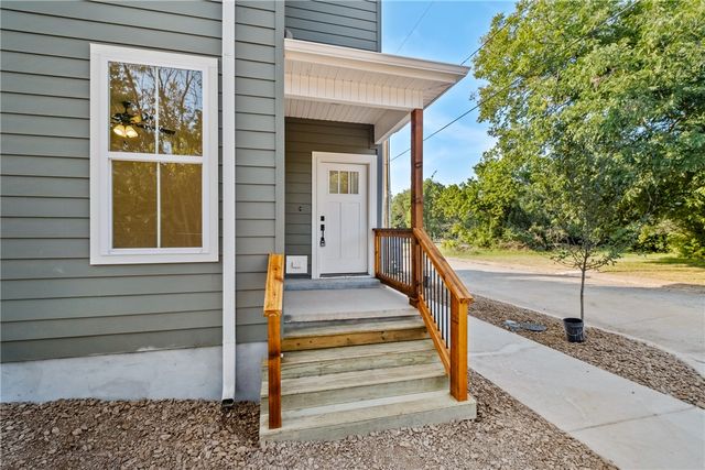 588 Willow Avenue 1, Fayetteville, AR 72701