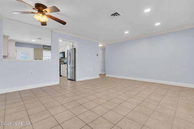 500B Thornbury Court B, Lakewood, NJ 08701