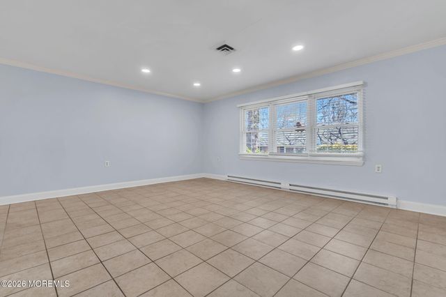 500B Thornbury Court B, Lakewood, NJ 08701