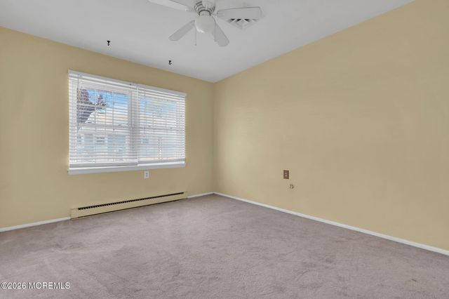 500B Thornbury Court B, Lakewood, NJ 08701