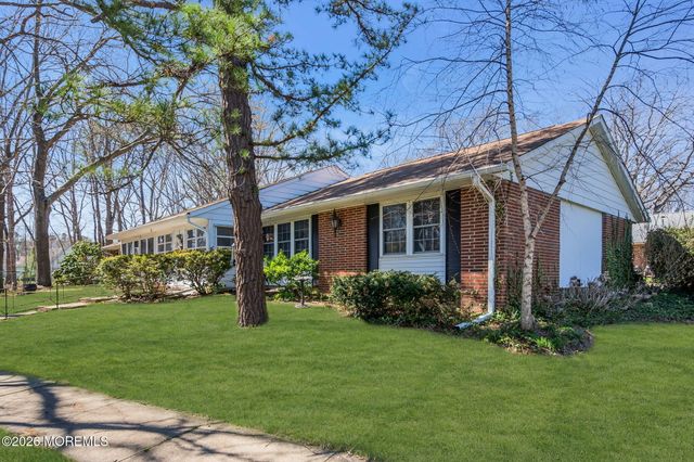 500B Thornbury Court B, Lakewood, NJ 08701