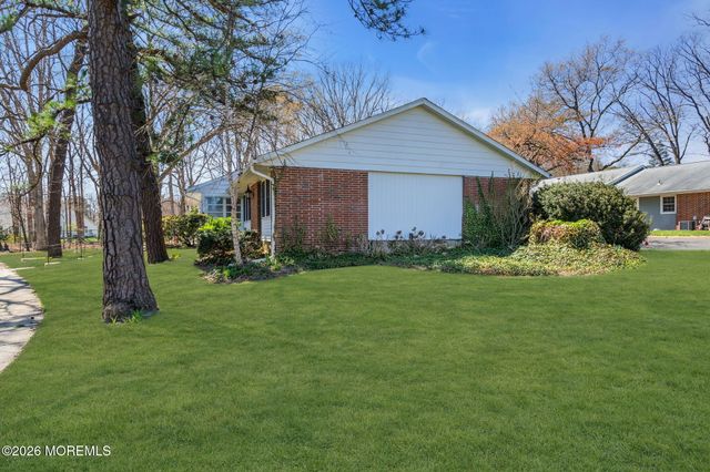 500B Thornbury Court B, Lakewood, NJ 08701