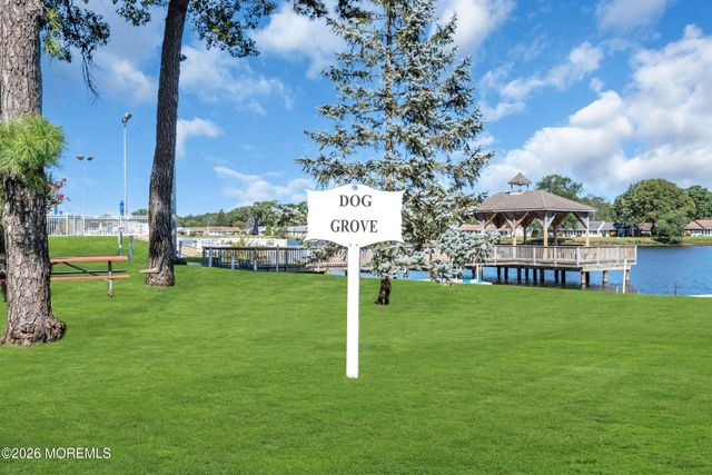 500B Thornbury Court B, Lakewood, NJ 08701