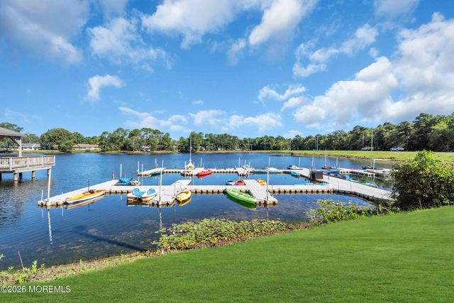 500B Thornbury Court B, Lakewood, NJ 08701