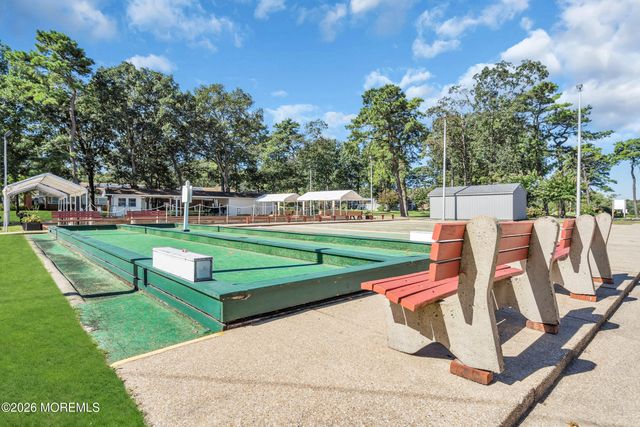 500B Thornbury Court B, Lakewood, NJ 08701