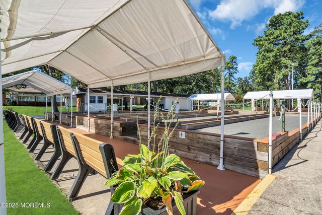 500B Thornbury Court B, Lakewood, NJ 08701