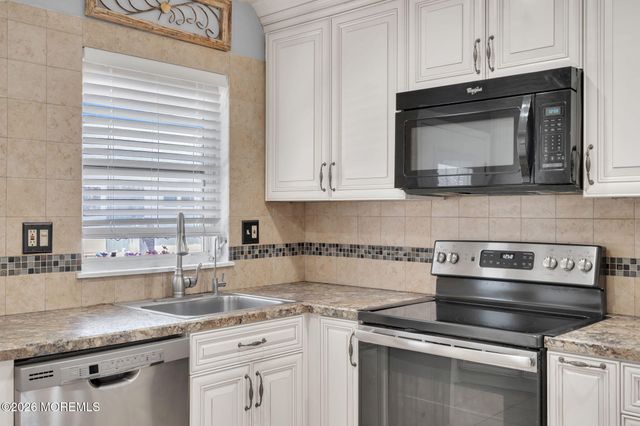 500B Thornbury Court B, Lakewood, NJ 08701