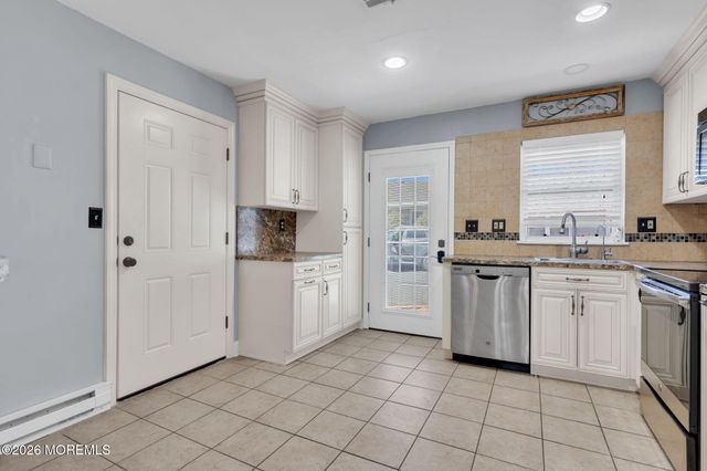 500B Thornbury Court B, Lakewood, NJ 08701