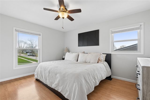6016 Sharon Ln NW, Cedar Rapids, IA 52405
