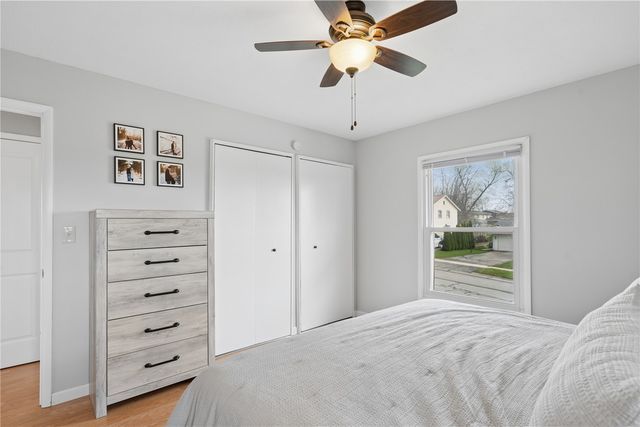 6016 Sharon Ln NW, Cedar Rapids, IA 52405