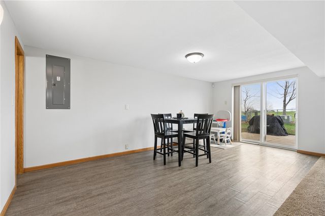 6016 Sharon Ln NW, Cedar Rapids, IA 52405