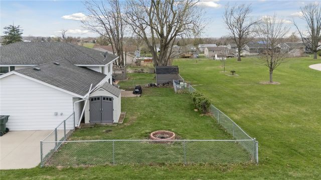 6016 Sharon Ln NW, Cedar Rapids, IA 52405