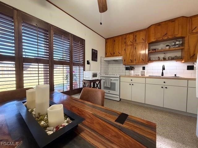 40 Victoria DR, North Fort Myers, FL 33917