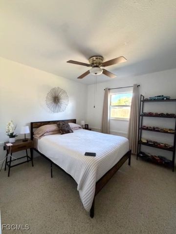 40 Victoria DR, North Fort Myers, FL 33917