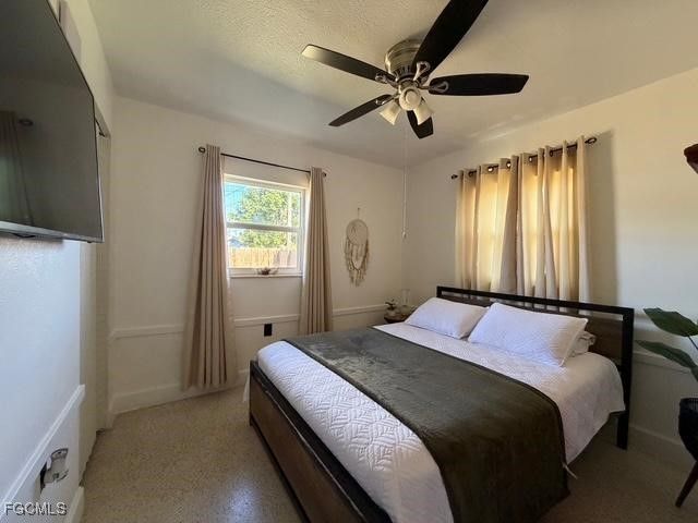 40 Victoria DR, North Fort Myers, FL 33917