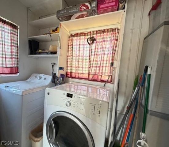 40 Victoria DR, North Fort Myers, FL 33917