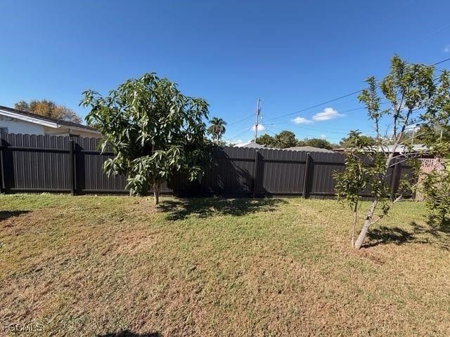 40 Victoria DR, North Fort Myers, FL 33917