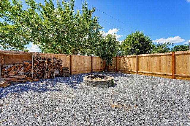 9229 Carys Street SE, Yelm, WA 98597