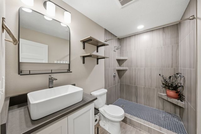 605 Lincoln Street NE, Bondurant, IA 50035