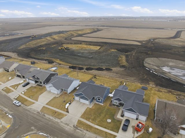 605 Lincoln Street NE, Bondurant, IA 50035