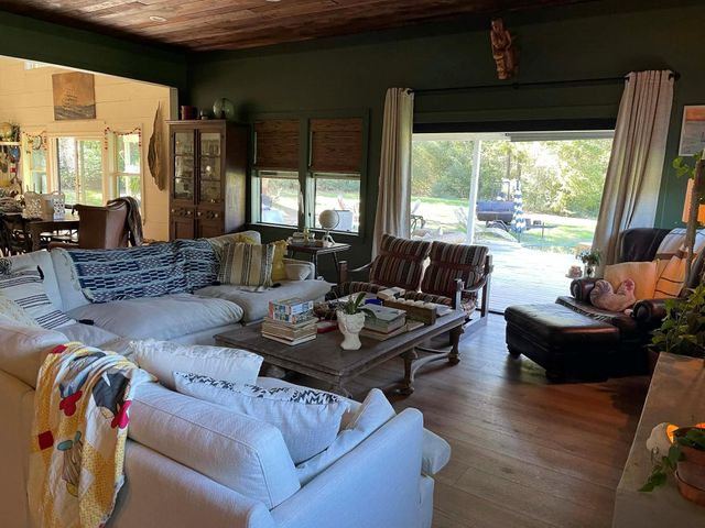 4046 Kurtz, Sealy, TX 77474