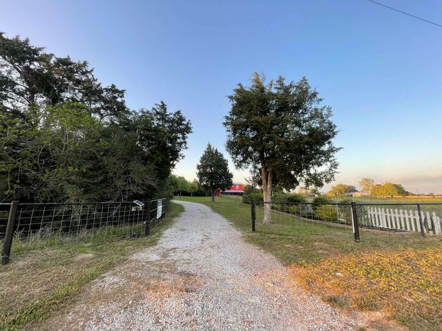 4046 Kurtz, Sealy, TX 77474